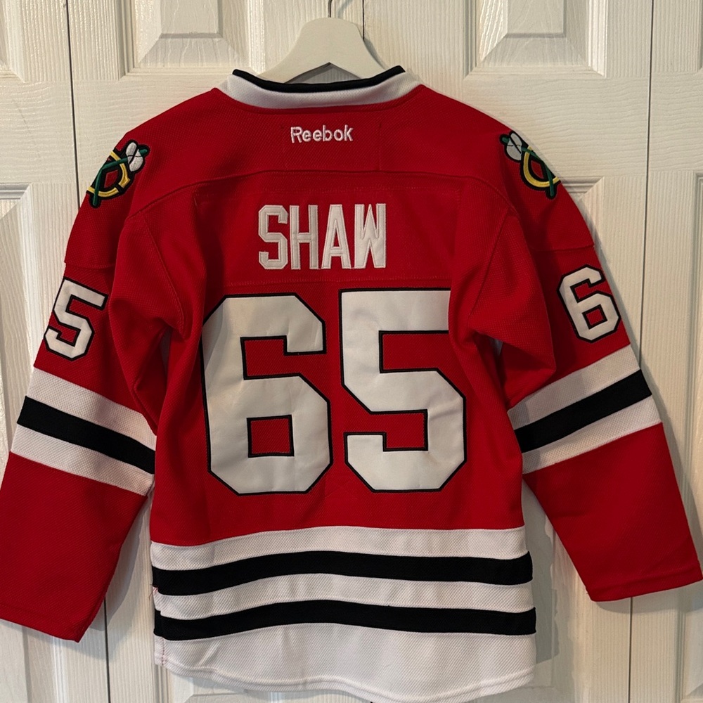 Chicago Blackhawks Shaw #65 NHL 2015 Stanley Cup Champion Reebok Jersey Size S/M - Picture 6 of 9